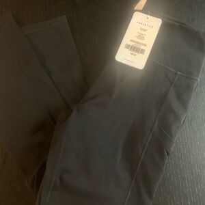 New with tags Fabletics on the go power hold leggings black size large
